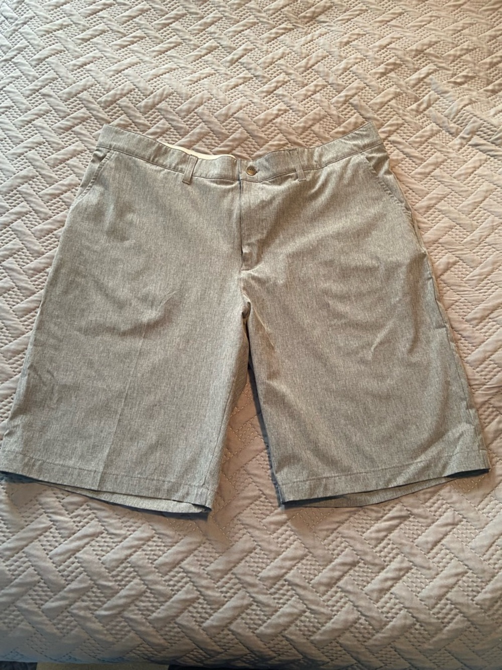 Adidas Men's Light Gray Flat-Front Athletic Shorts